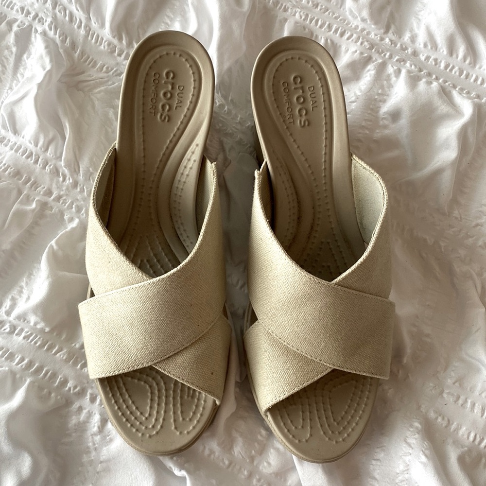 Crocs sandals size 9 tan heels platform wedge